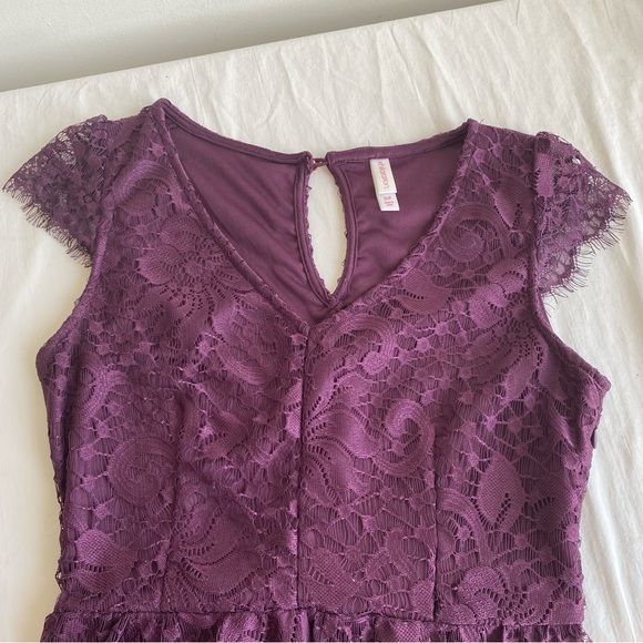 Xhilaration V-Neck Eyelash Lace Dress - Picture 3 of 10